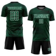 Aangepast Kelly Green Zwart-Wit Lijn Sublimatie Voetbaltenue Jersey Aangepast Kelly Green Zwart-Wit Lijn Sublimatie Voetbaltenue Jersey