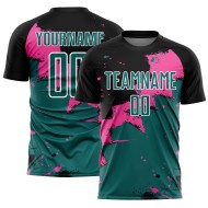 Op maat gemaakt zwart blauwgroen-roze Spalsh sublimatie voetbaltenue shirt