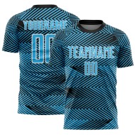 Aangepast hemelsblauw zwart-wit sublimatie voetbaltenue shirt